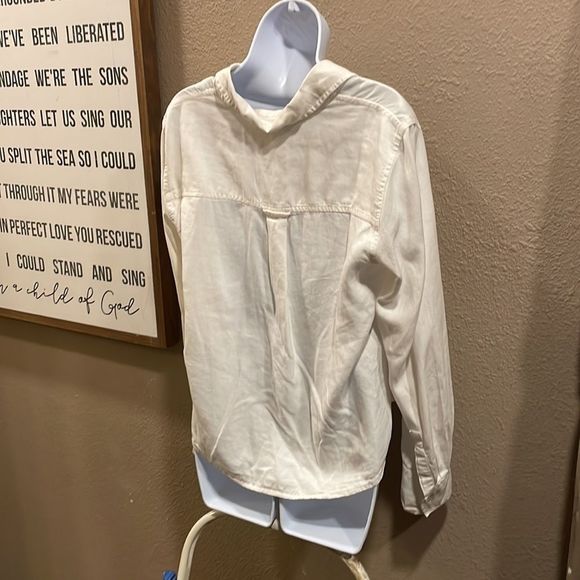 LOU & GREY linen blend small blouse - Picture 3 of 5